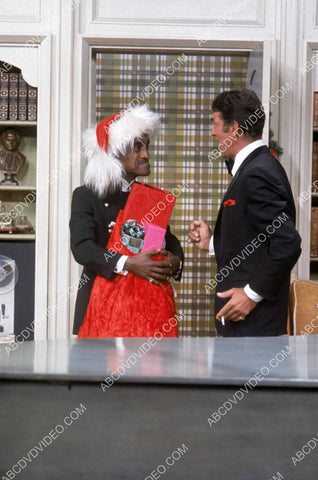 Sammy Davis Jr and Dean Martin getting ready for Christmas 8b20-17777
