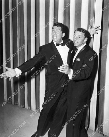 Dean Martin Frank Sinatra on stage 8b20-17790