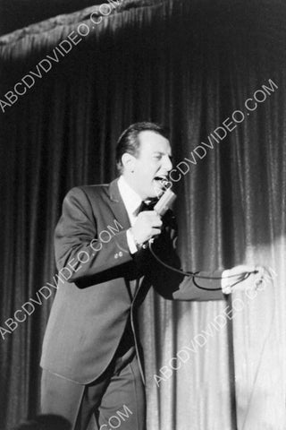 Bobby Darin singing on stage 8b20-17850