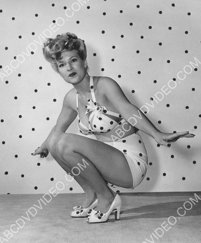 Chili Williams pinup in polka dots 8b20-17942