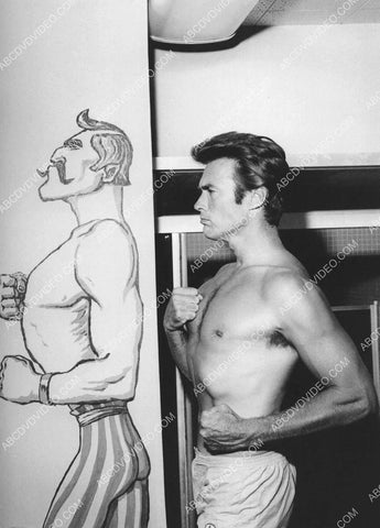 shirtless Clint Eastwood compares physique 8b20-17951
