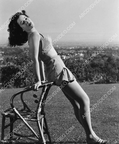 Hedy Lamarr basking in the sun in her new bikini 8b20-18048