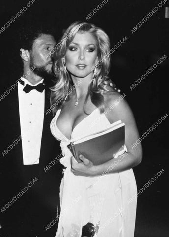 candid Heather Thomas arrives at some event 8b20-18062