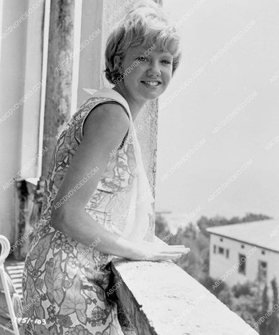 Hayley Mills looks out over the balcony 8b20-18097