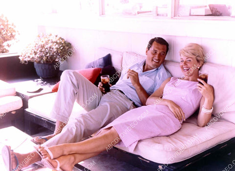 candid Rock Hudson Doris Day sit down and have a coke 8b20-18190