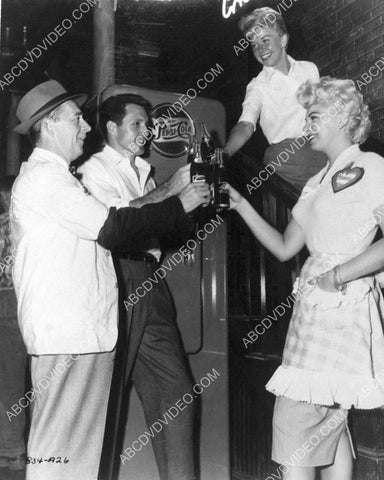 candid Robert Stack Doris Day Barbara Nichols enjoy a Pepsi behind the scenes 8b20-18217