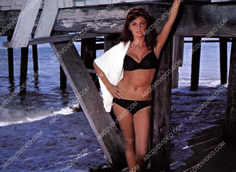 Llovely Jacqueline Bisset in her bikini under the pier 8b20-18527