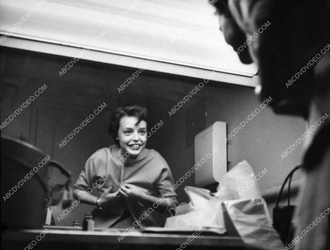 singer Jill Corey in her dressing room 8b20-18587