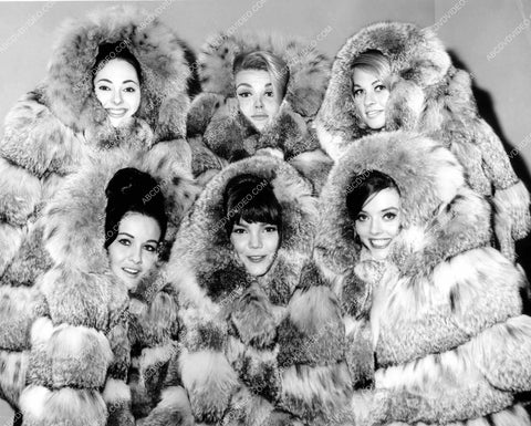 Jan Watson and the other sexy snow bunnies unknown production 8b20-18636