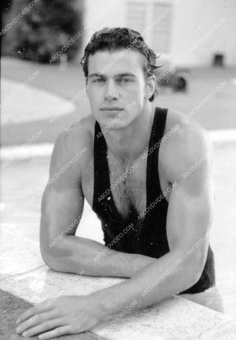 handsome Jon-Erik Hexum in the swimming pool 8b20-18647