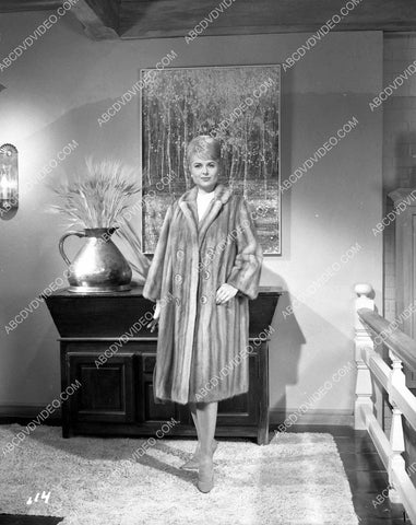 Martha Hyer trying on a new fur coat 8b20-18797