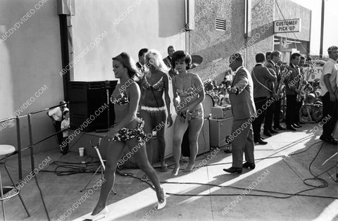 Patti Chandler and the girls exit stage left 8b20-18851