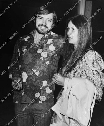 candid Peter Duel at party w friends 8b20-18855