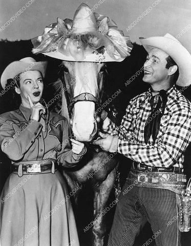 Dale Evans Roy Rogers and Trigger portrait 8b20-18932