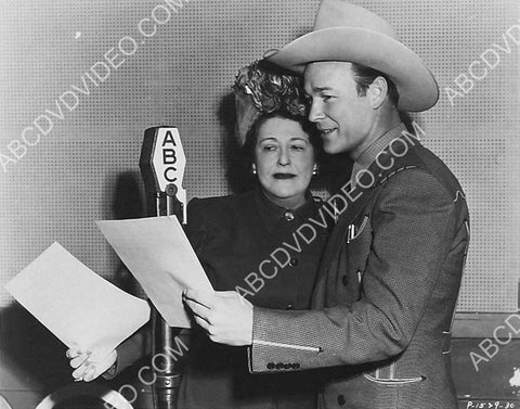 Louella Parsons and Roy Rogers do ABC radio broadcast 8b20-18945