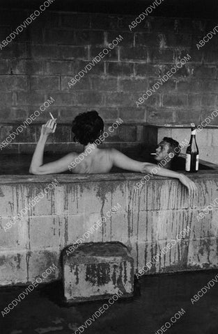 Steve McQueen in the bathtub 8b20-19052