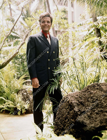 Jack Lord in a fern garden 8b20-19157
