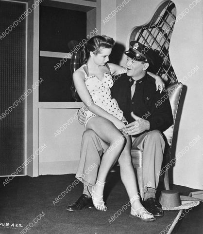 candid Janet Leigh and John Wayne 8b20-19176