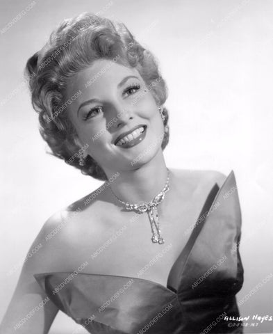 Allison Hayes beautiful in strapless gown 8b20-1945