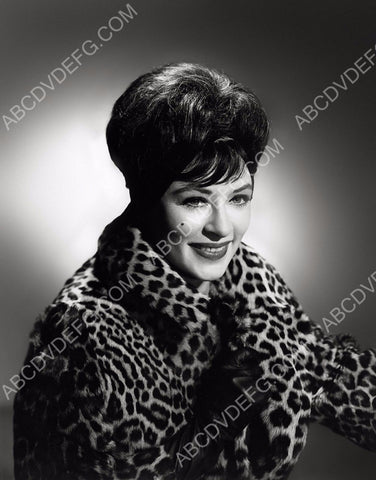 beautiful Amanda Blake portrait in leopard print fur coat 8b20-1976