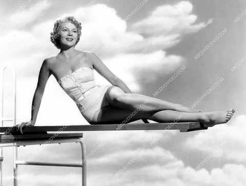 beautiful Peggie Castle sitting on the diving board 8b20-20010