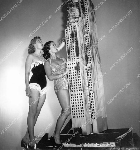 Peggie Castle & Noel Neill w special fx minature buildings film Invasion USA 8b20-20021