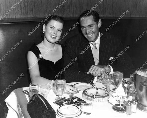 Phillip Reed and date at the Stork Club restaurant 8b20-20050