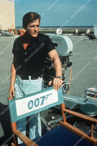 Roger Moore on set James Bond film 8b20-20101