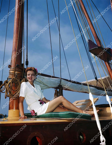 Ida Lupino goes sailing for the day 8b20-20318