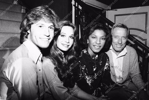 Andy Gibb Andy Williams and I don't know who 8b20-2032