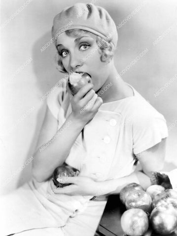 Leila Hyams enjoying an apple 8b20-20385