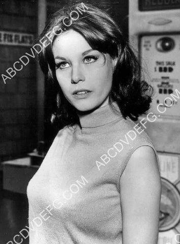 Lana Wood shot 8b20-20468