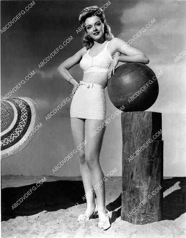 Leslie Brooks in her new swimsuit 8b20-20487