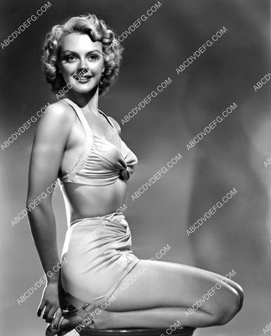 Leslie Brooks in her new swimsuit 8b20-20494