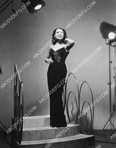 beautiful Lena Horne singing away 8b20-20496