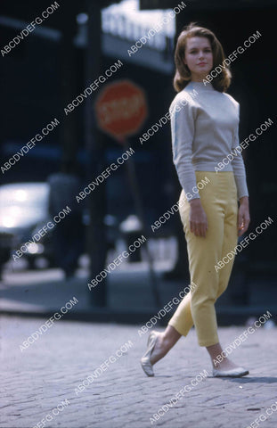 Lee Remick out in the city 8b20-20526