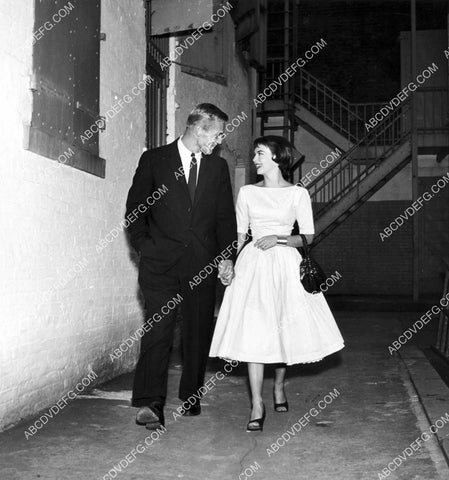 Natalie Wood and friend 8b20-20662