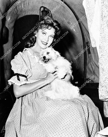 candid Rhonda Fleming w her dog 8b20-20707