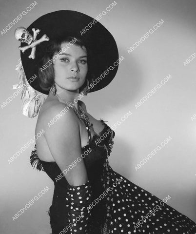 Senta Berger w cool pirate hat 8b20-20769