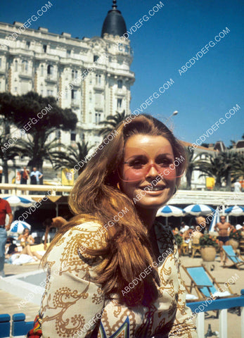 Senta Berger in very groovy , very large sun glasses 8b20-20773