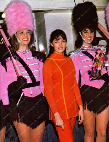 Angela Cartwright and some marching band girls 8b20-2081