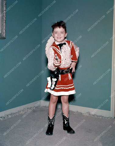 Angela Cartwright cute with six shooter and cowgirl outfit 8b20-2096