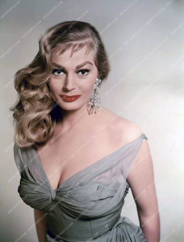 luscious Anita Ekberg portrait 8b20-2147