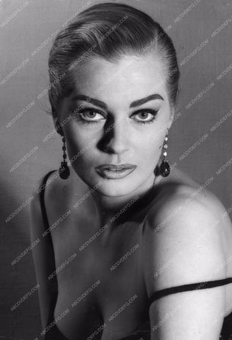 beautiful Anita Ekberg portrait 8b20-2165