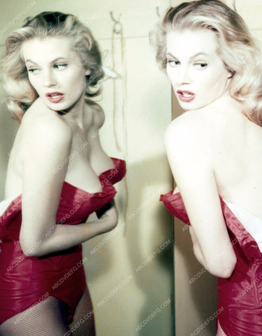 gorgeous Anita Ekberg in front of a mirror 8b20-2225