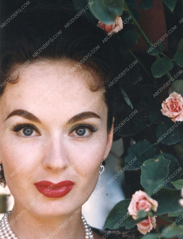 Ann Blythe portrait 8b20-2310