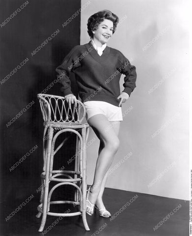 Anne Baxter sporting the shorts and sweater look 8b20-2462