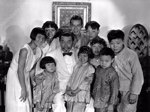 Warner Oland Charlie Chan with the whole clan in unknown Chan film 8b20-2740