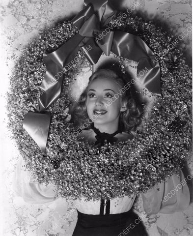 Anne Shirley poses with giant Christmas Wreath 8b20-2828