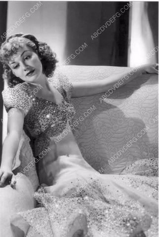 beautiful Anne Shirley seated on the sofa 8b20-2871